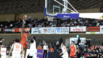 来場者にビネガードリンク配布　ヴィアティン三重　B3リーグ第6節「ヤマモリマッチデー」