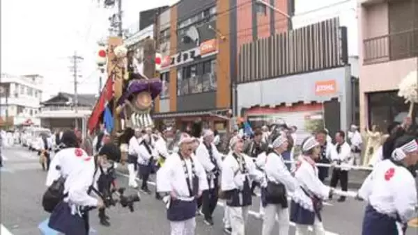 御木曳初式　外宮に御用材を運ぶ陸曳行われる