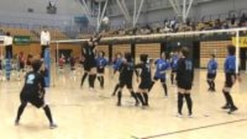 ママさんバレー県大会決勝　50回記念大会で熱戦