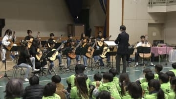 今年度で閉校する小学校　記念イベントで児童や保護者が別れ惜しむ