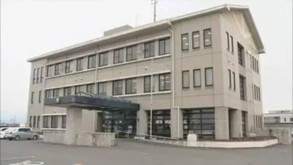 児童買春などの疑い　地方公務員の男逮捕
