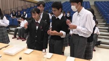 調味料で水はどれだけ汚れる？高校生が実験