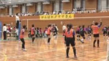 ママさんバレー連盟50周年　記念式典で長年の貢献者を表彰