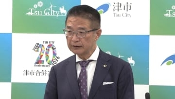 「外国人職員採用は継続」市長が会見で述べる