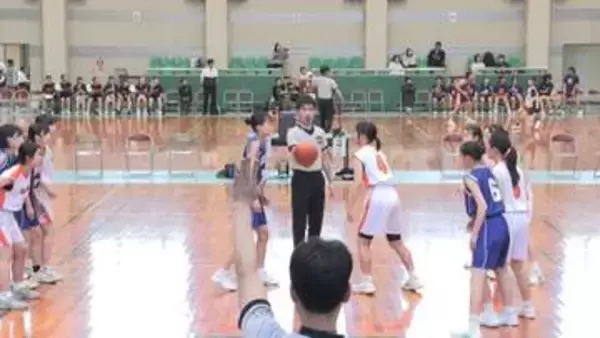 県内外の強豪集結　中学生バスケット大会で熱戦