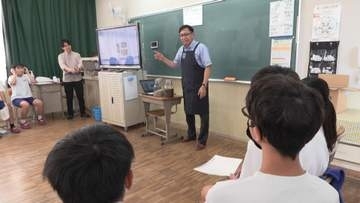 中学生が仕事学ぶ特別授業　津で140人参加　三重