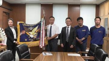 春の高校野球三重県大会初制覇の昴学園　監督と選手らが大台町長を表敬訪問