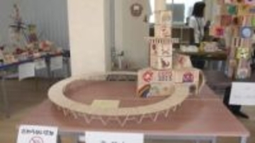 アイスの棒を活用　「万博」テーマにパビリオンなど表現　力作を来場者らが審査