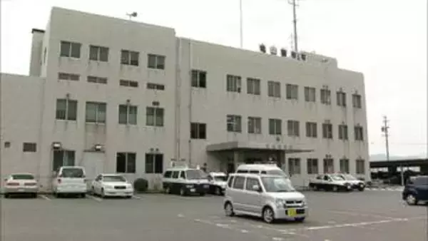 盗難車運転の中学生逮捕　覆面パトカーと衝突