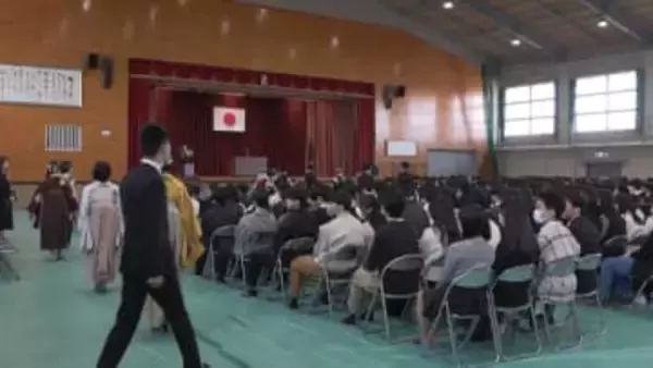 新たな門出　多くの県立高校で卒業式