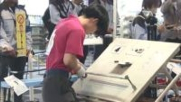ワイヤーハーネス製造に関する技能など競う大会に19カ国から300人が出場