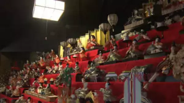 「東海道のおひなさま」　約3500体が並ぶ