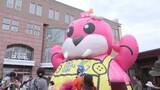 「菓子まきや三重高校ダンス部のショーも　創業50周年のアサヒグローバルホームが恒例の夏祭り」の画像1