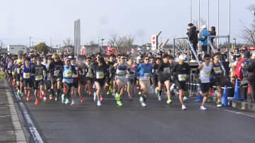 田中理恵さんを迎え開催　津シティマラソン　約3800人が参加