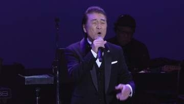山崎ていじさん30周年チャリティー公演　鈴鹿市に寄付金　園児も共演