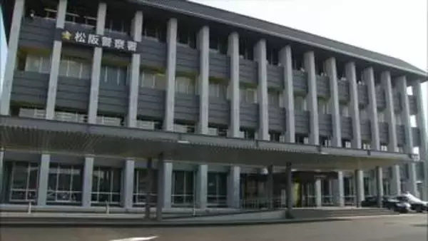 松阪の県道で信号待ちの車に衝突　女性がけが、ひき逃げなどの疑いで41歳男逮捕