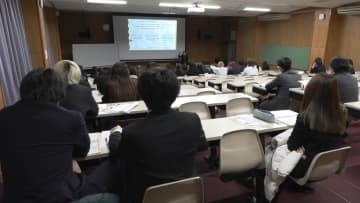 卒業を控えた大学生に　お金に関する特別授業
