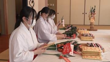 七五三を前に「お守り笹」約5000本を準備　伊勢市の猿田彦神社