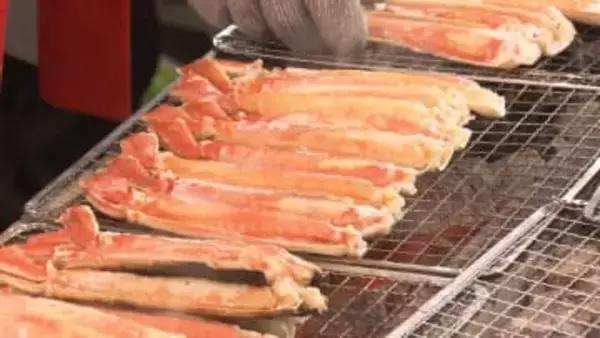 カニを手ごろな価格で　買い物客らでにぎわい　三重・津市