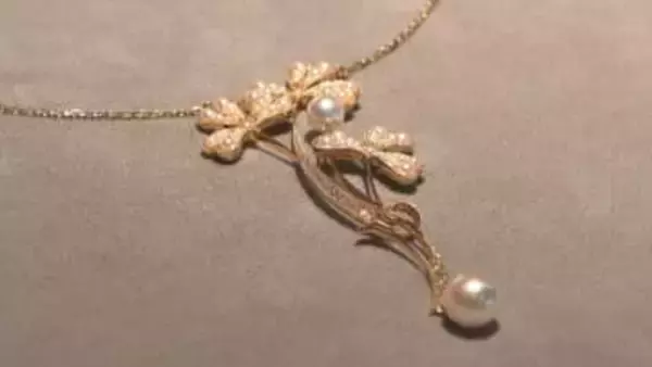 桜モチーフのペンダントや翡翠の指輪　ミキモト真珠島で「春のジュエリー展」