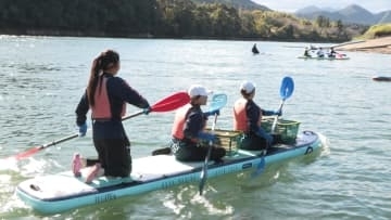 ダム上流でプラスチックなどのゴミを回収　重量など競う