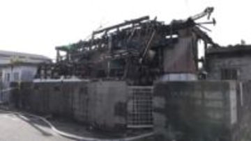 住宅火災　焼け跡から性別不明の遺体