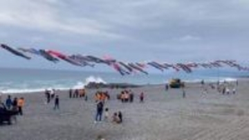 地域の思いをつなぐ空の彩り　七里御浜の鯉のぼり