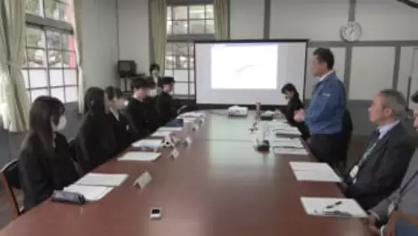 「交通の便が悪い」　若者の県外転出課題巡り意見交換　みえU18会議　三重・松阪市