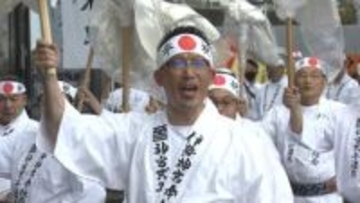 式年遷宮「お木曳行事」に向けお清め　約200人が二見興玉神社で浜参宮