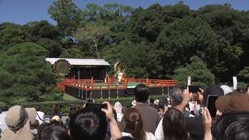 伊勢神宮で「秋の神楽祭」開幕　華やかな舞に参拝客見入る
