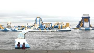 全長23メートルのジップラインも　巨大海上アスレチック4日オープンへ