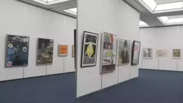 洋画や書道など6つの部門に252点　市民が制作した作品を展示
