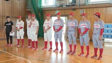 Honda鈴鹿硬式野球部の選手が出前授業　小学生に野球の楽しさ伝える