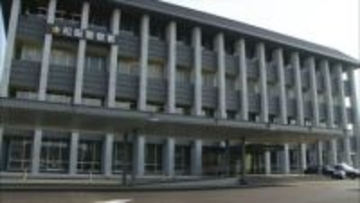 パトカー追跡中の高校生2人が乗ったバイクが転倒事故　三重・松阪市