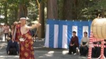 伝統の奉納巻藁射礼　椿大神社で弓道大会成功祈願