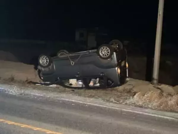 軽乗用車が横転 運転手の20代男性が腰の骨折るケガ（宮城・大崎市）