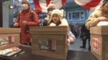 新春恒例「仙台初売り」が始まる　一番大きな茶箱の倍率は約183倍！〈仙台〉