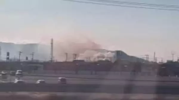 建物が燃える火事　石巻線で一時運転見合わせ（宮城・石巻市）