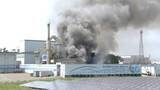 「猛烈な黒煙と炎　産廃処理施設で火事（宮城・岩沼）」の画像1