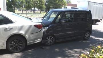 車3台が絡む玉突き事故　車を運転していた40代女性が胸を強く打ち仙台市内の病院に搬送（仙台市）