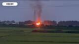 「【速報】赤い炎と黒煙が…　東松島市で倉庫が燃える火事 消防が消火活動中」の画像1