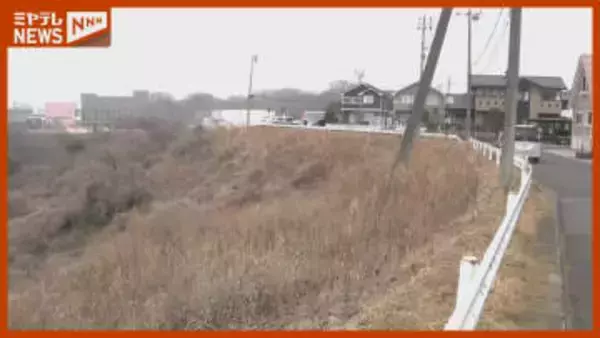 【速報】車が崖から転落、乗っていた30代女性と子ども2人搬送…容態不明（宮城・富谷市）