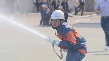 消防団が迅速・正確な消火活動競う 消防操法大会に予選勝ち抜いた17隊参加