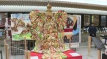 能登半島地震や奥能登豪雨で被災した着物の帯を使った「復興のオブジェ」JR金沢駅に展示 「風化させないように」