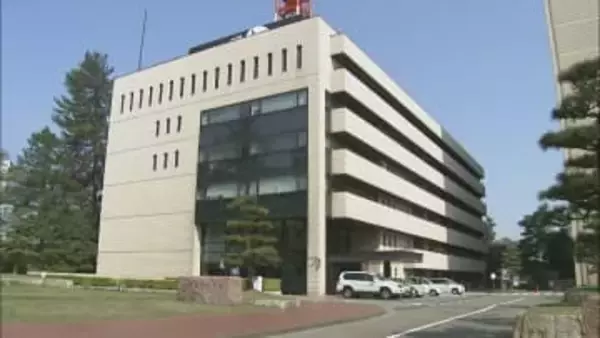 学校職員が駅で面識の無い女性のスカートの中を撮影した疑い 福井市の63歳の男逮捕