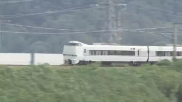 特急サンダーバード強風のため米原経由での迂回運転　最大３０分の遅れ