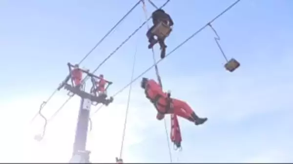 リフトが緊急停止し乗客が取り残されたら… 金沢・医王山スキー場で合同救助訓練