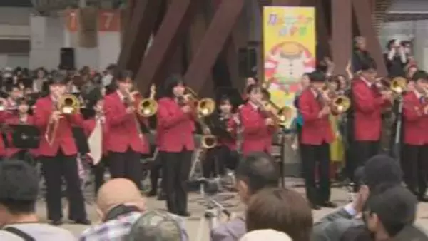 「ガルガンチュア音楽祭」開幕祝い金沢駅前でオープニングファンファーレ