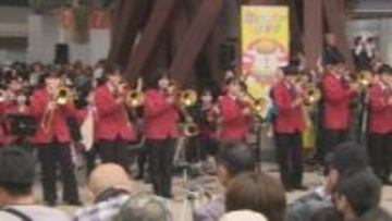 「ガルガンチュア音楽祭」開幕祝い金沢駅前でオープニングファンファーレ