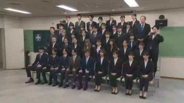 「会社の垣根超えた同期を」 金沢勤労者プラザで33人が合同で入社式と研修会